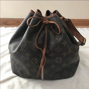Pre-loved authentic Louis Vuitton Petit Noe